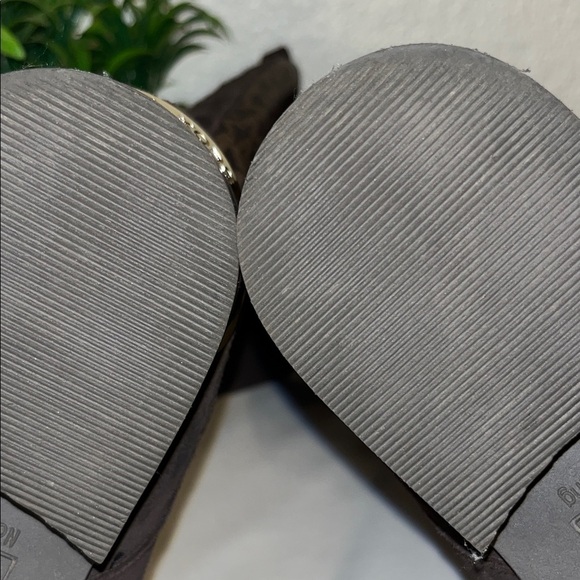 Michael Kors Black and Brown Monogram Boots used good condition - Picture 14 of 15